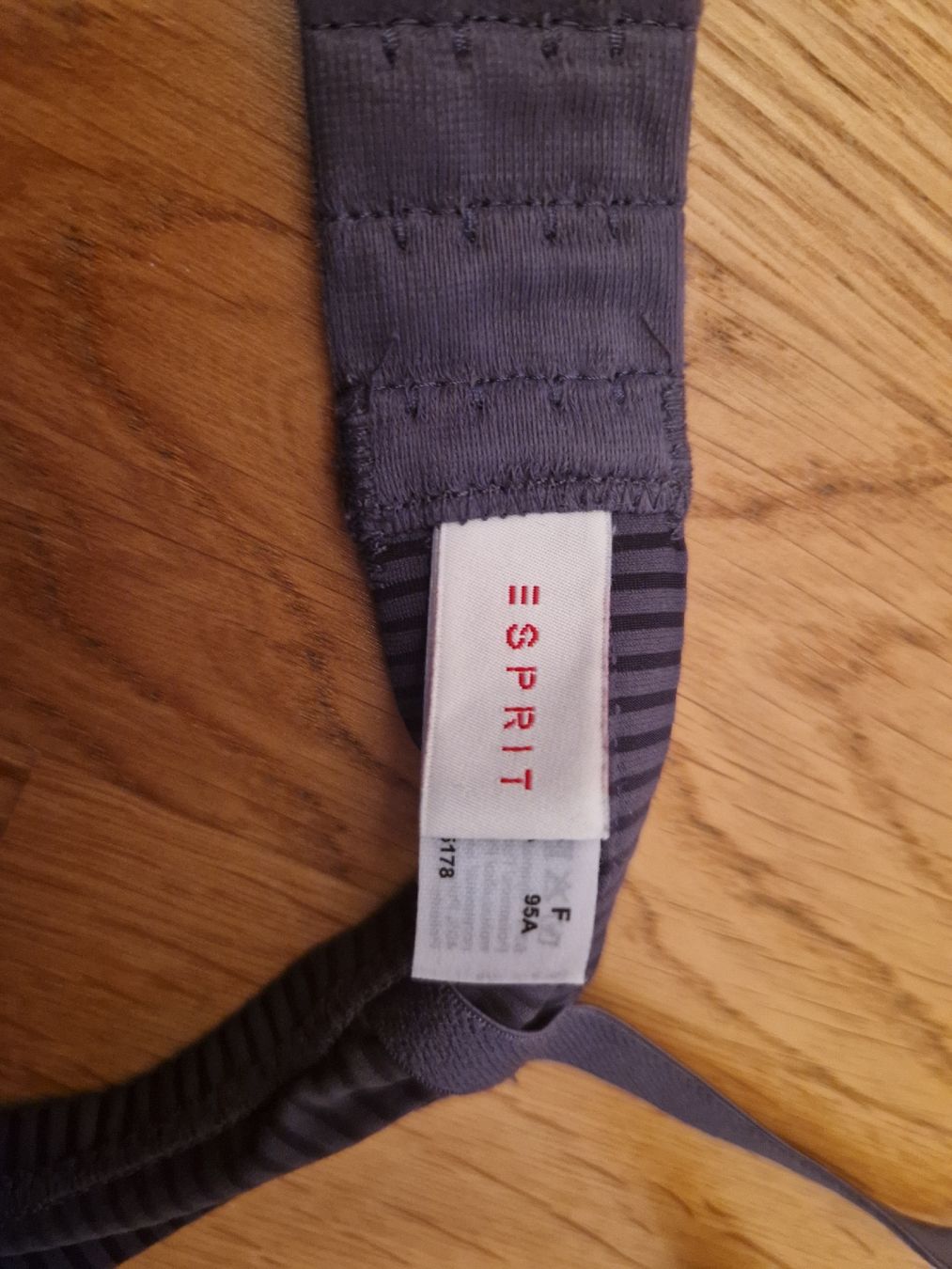 Esprit Altra biancheria intima: 2 Esprit BHs mit Schale Grösse 80A – Nuovo (secondo la descrizione) da Zürich venduto da nicinat 1