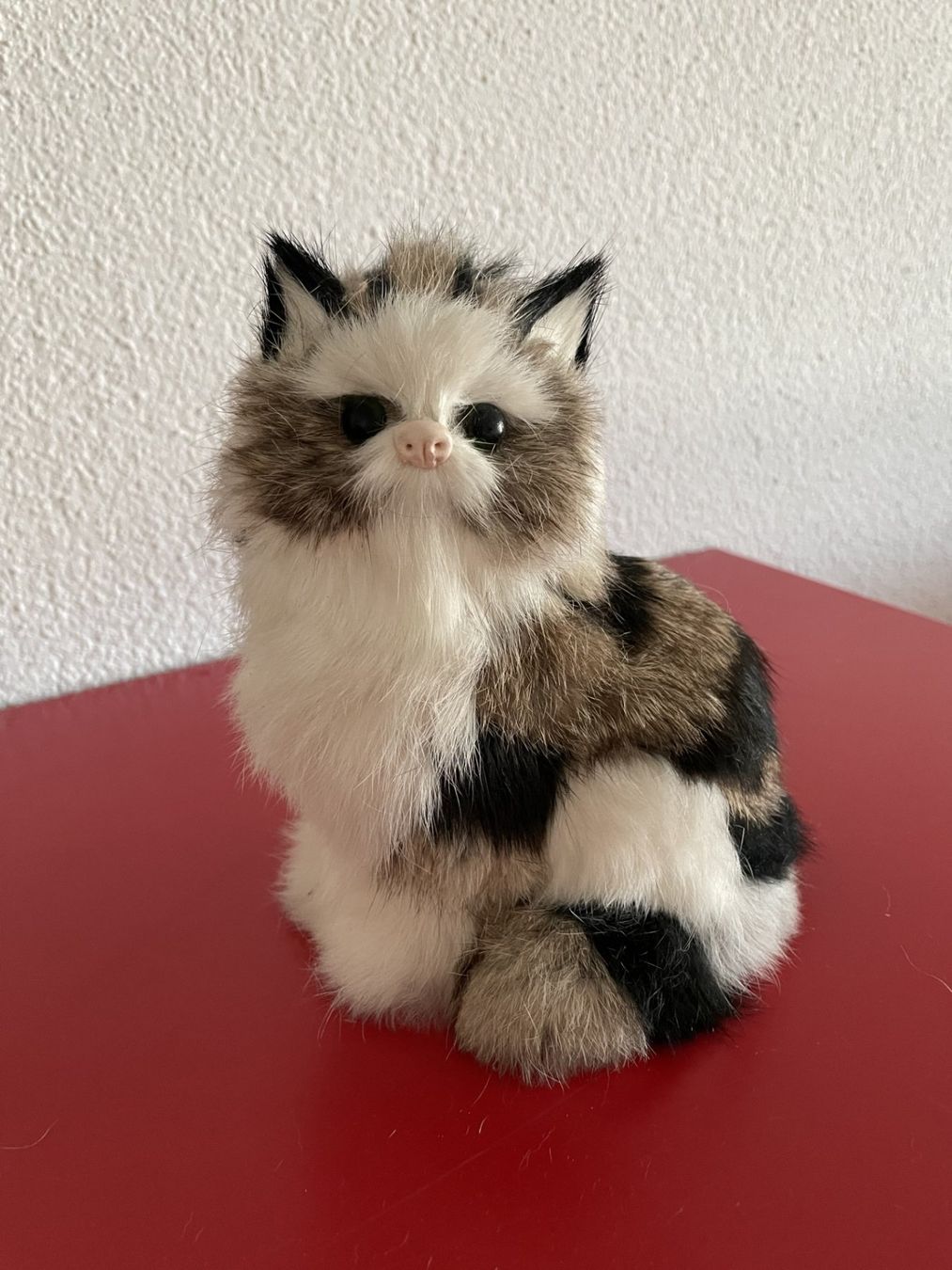 Statuette: sitzende Katze aus Styropor mit echtem Fell beklebt 16 cm – Usato da Winkel venduto da Kade50 1