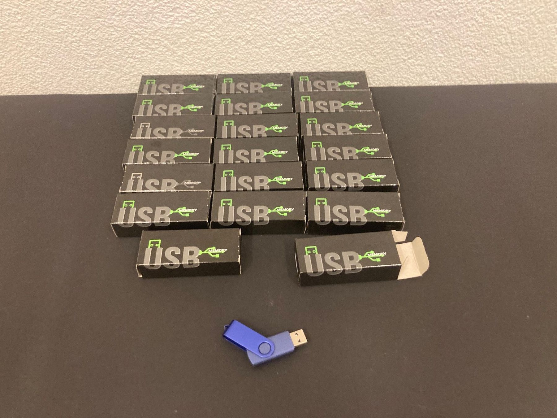 USB Sticks: USB Sticks 2GB, 20 Stück – Neuf avec emballage d'origine à Neuenhof par jorogo