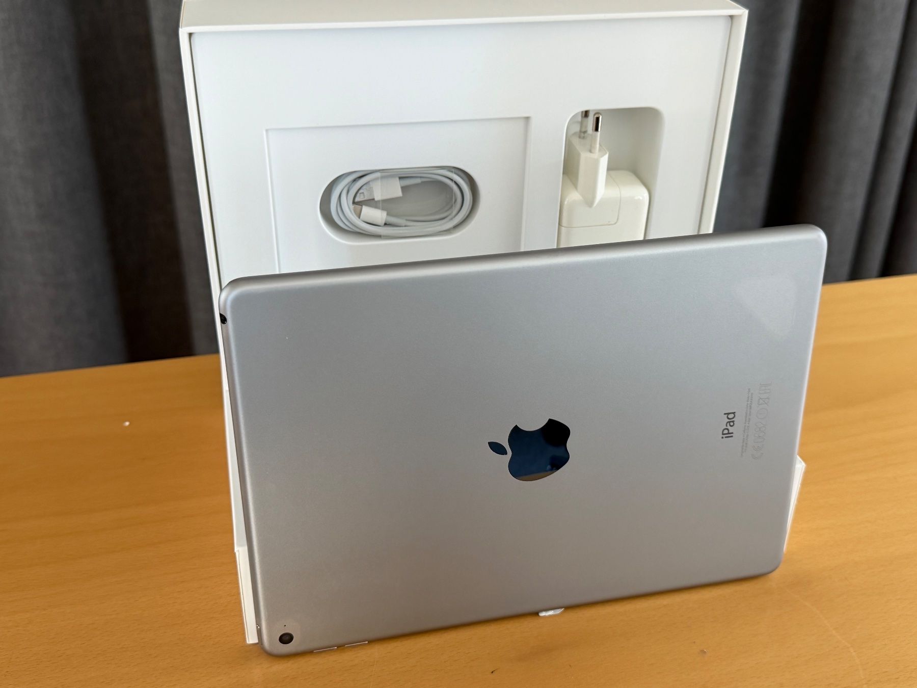 Apple Tablet PC: iPad Air 2 WiFi 64GB Space Gray – Gebraucht aus Uster von Mcollette 2