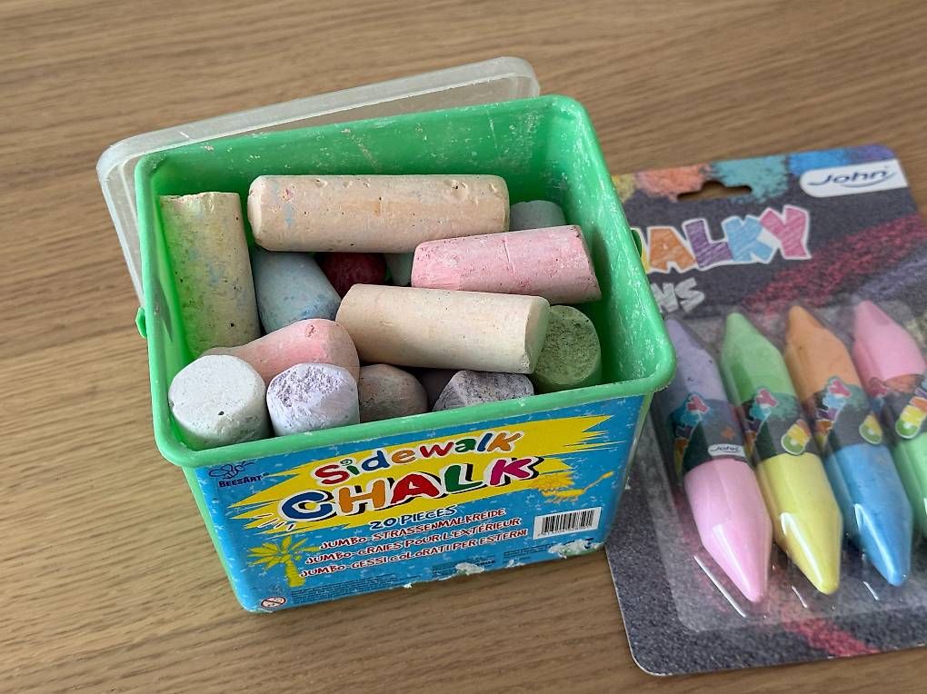 Crayons, crayons de couleur & craies: Strassenkreide, 2 Sets – D'occasion à Zürich par ganchclub 2
