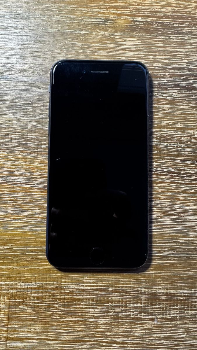 Apple Telefoni cellulari / Smartphones: iPhone 8 noir 64 Go, batterie à 83%  – Usato da Granges-de-Vesin venduto da Dricce36001 1
