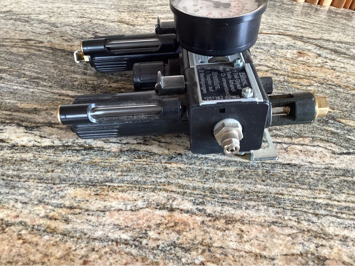 Compressori: Druckminderer, Filter, Wasserabscheider, Manometer - Top! – Nuovo (secondo la descrizione) da St. Margrethen SG venduto da Dubo07 2