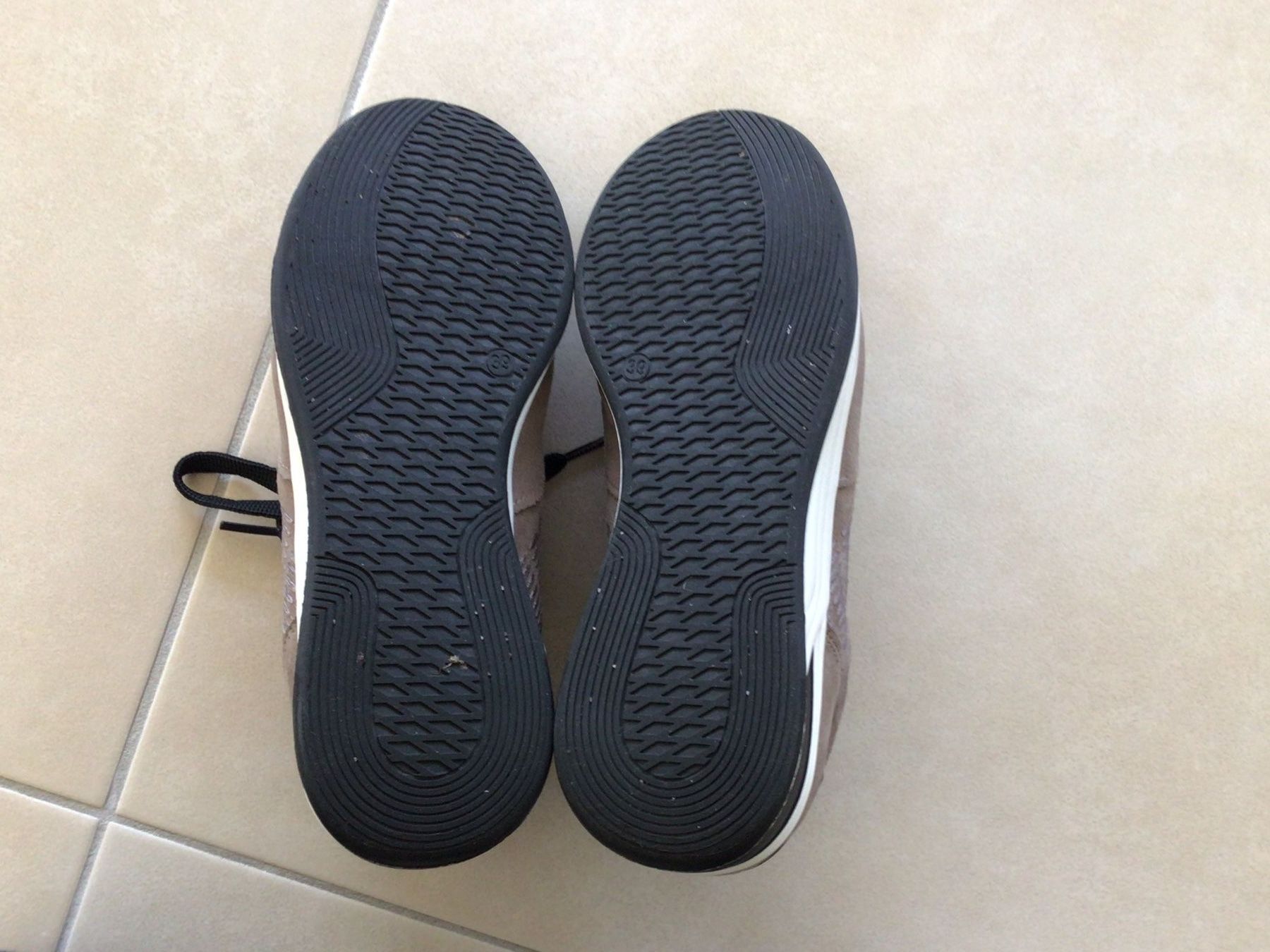 Scarpe da donna: Freizeitschuhe Grösse 39 von Marco Tozzi – Usato da Frauenfeld venduto da Stehojen 4