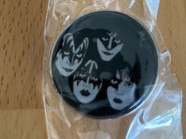 Kiss Pin Anstecker Punk Metal Rock Band 1