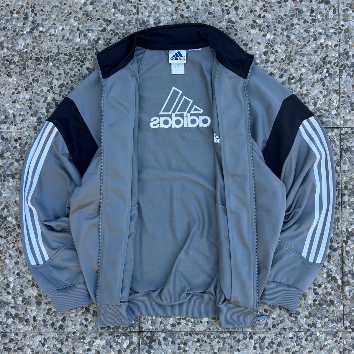 Adidas Giacche: Vintage Adidas Track Jacket – Usato da brent venduto da fukusapes 2