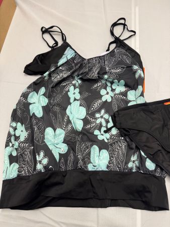 Schöner Tankini mit Blumenmuster, Grösse 42 / Nr. 298