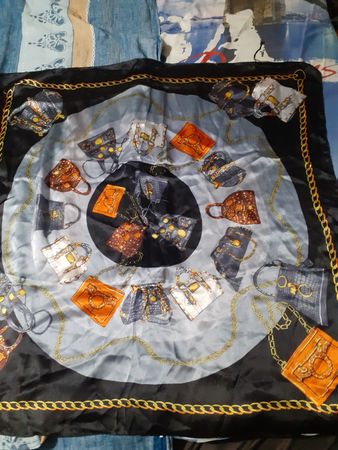 Seidentuch Maddison 100% Seide bedruckt schwarz
