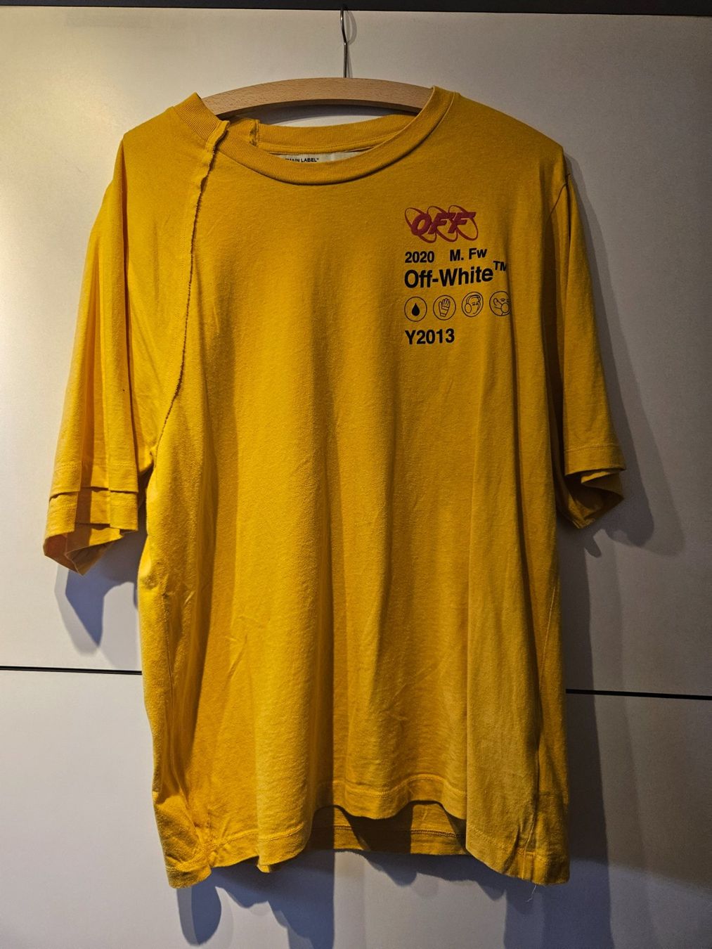 Off-White T-shirts: Off White industrial – D'occasion à Thun par D.m.x 1
