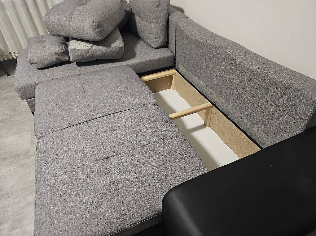 Divani: Vendo divano-letto grigio – Usato da Bellinzona venduto da cat_fnx5 2
