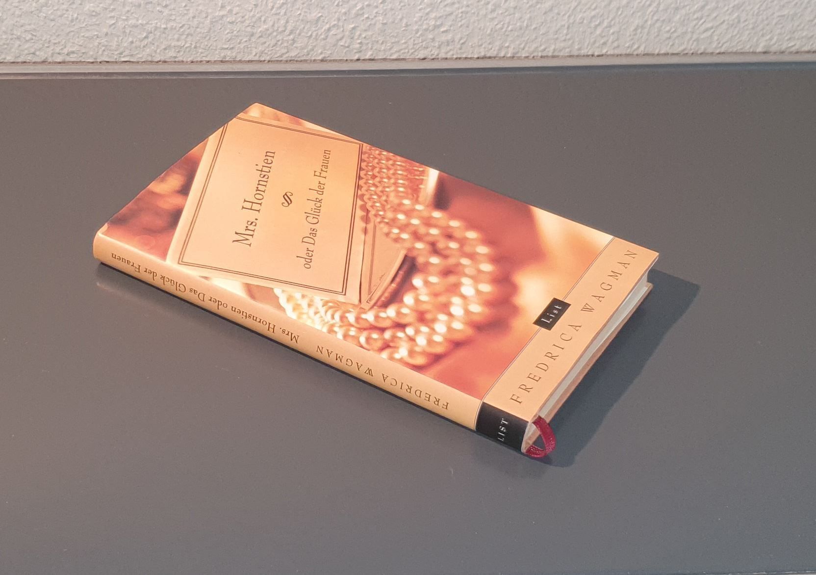 Bücher: Mrs. Hornstien oder Das Glück der Frauen – Gebraucht aus Dübendorf von Povo 2