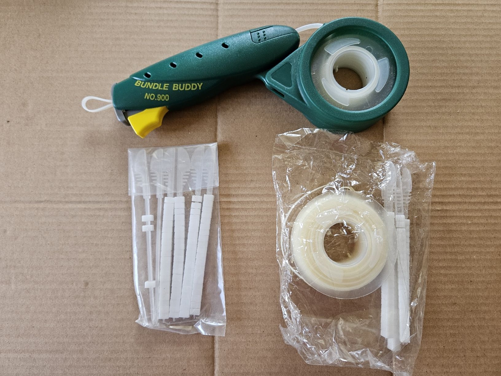 Bastelsets: Bundle Buddy Schnürband-Pistole mit Verschluss-Clips! – Gebraucht aus Oberburg von znas