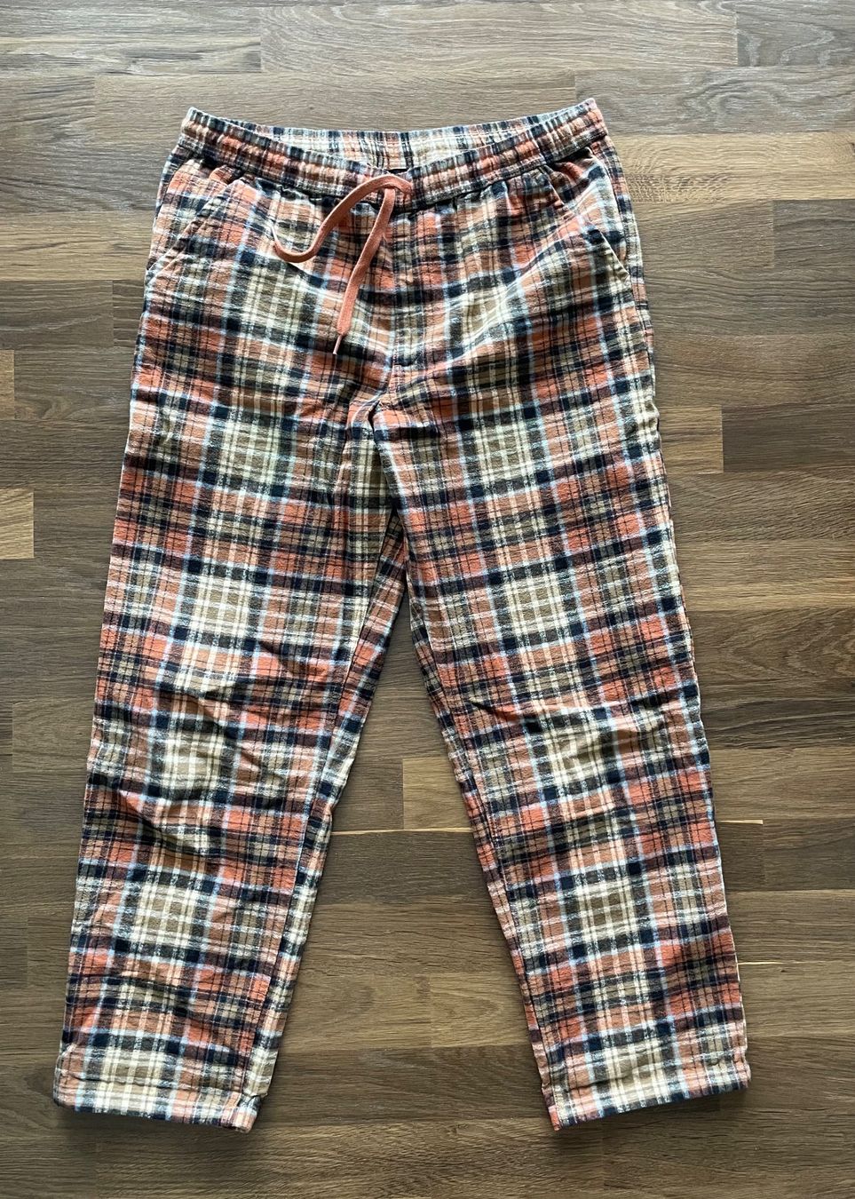 Vans Pantaloni: Vans pant – Usato da Olten venduto da B3ren