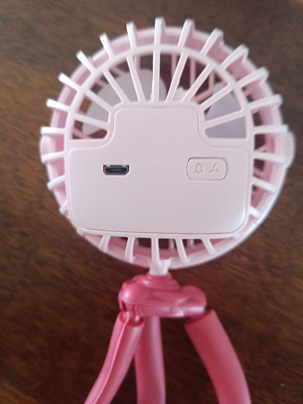 Ventilatoren: Mini Ventilator pink mit Stativ - Neu – Neu und originalverpackt aus Wallisellen von carla2309 2