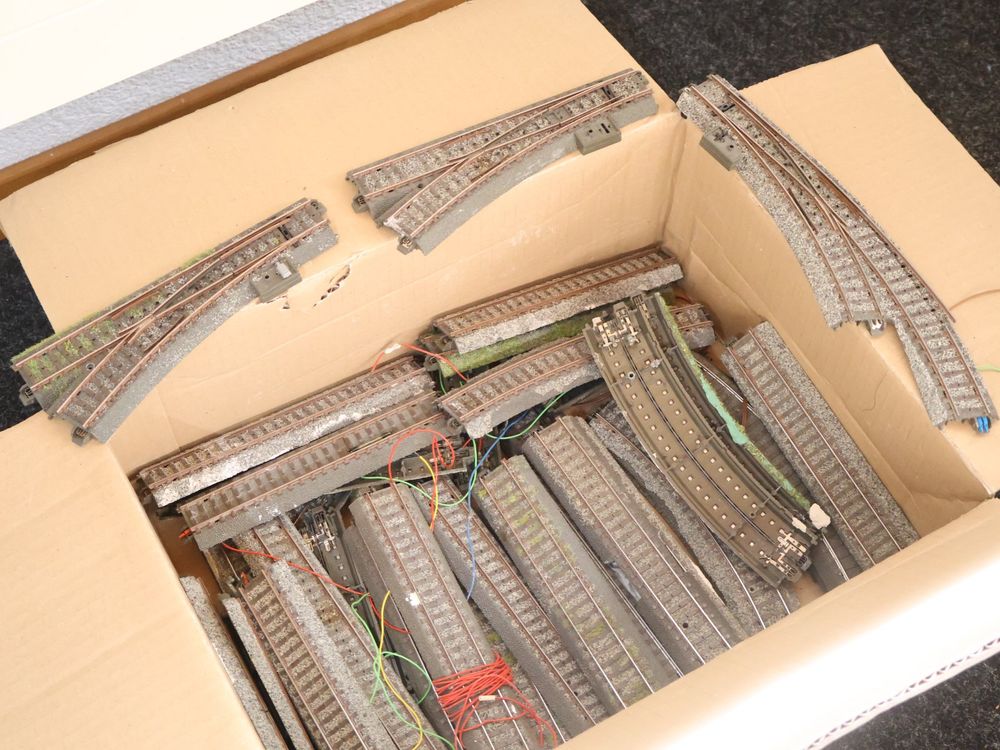 Märklin C-Gleis 30 x Schienen + 3 x Weichen Set - H0 Rückbau (Defekt ...