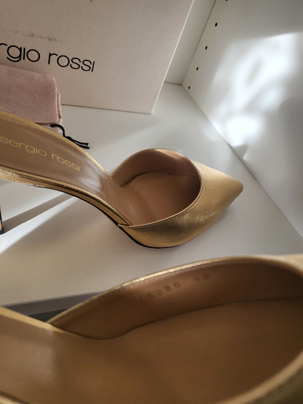 Sergio Rossi Scarpe da donna: Sergio Rossi Gold Leather Mules Size 40 – Usato da Sarmenstorf venduto da zuz_q5kq 5