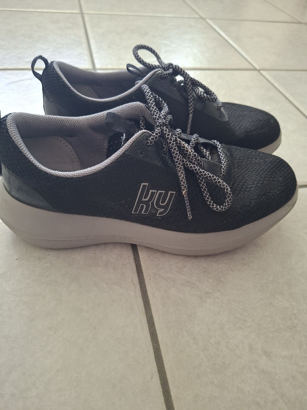 Kybun Scarpe da donna: Kybun Biel Schuh gr 40 1/3 – Usato da Thun venduto da Thun67