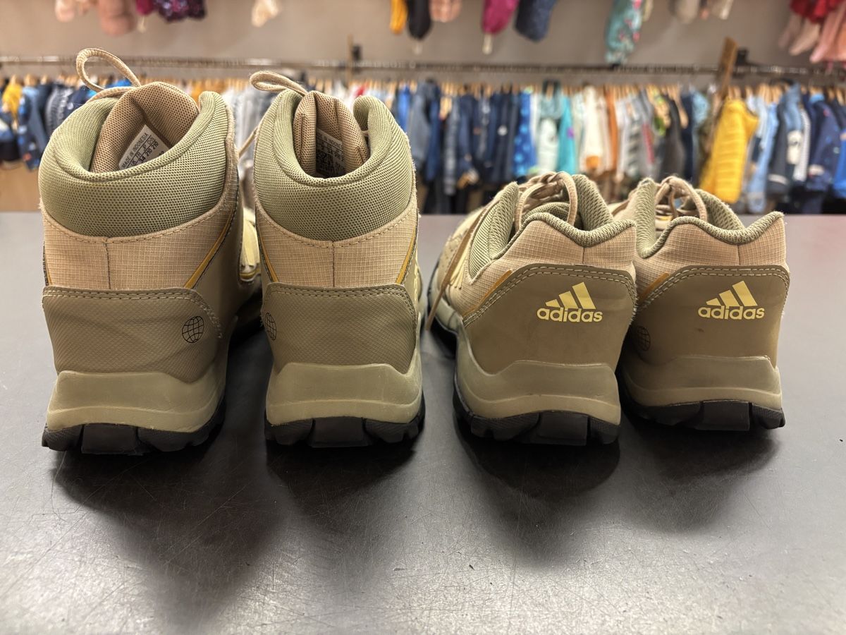 Adidas Scarpe per ragazzi: 2 Paar Adidas Terrex, Grösse 34 – Usato da Büren an der Aare venduto da Nikito2001 1