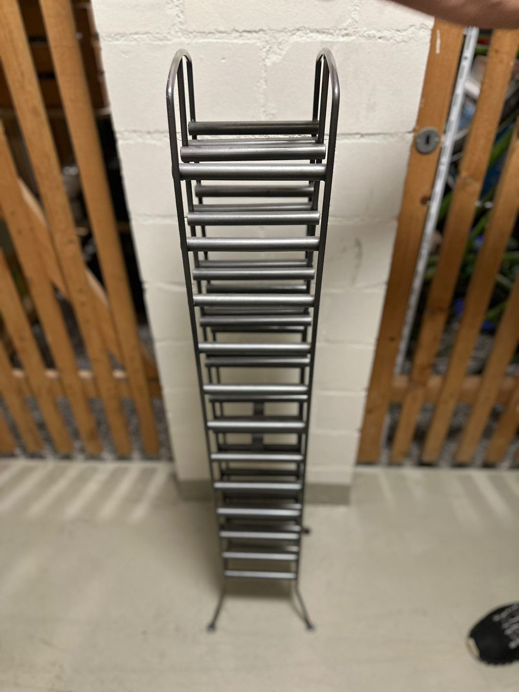 Normann Copenhagen Scaffali: Metall Wein Flaschenturm – Nuovo e nell'imballaggio originale da Berneck venduto da mau_6z9r