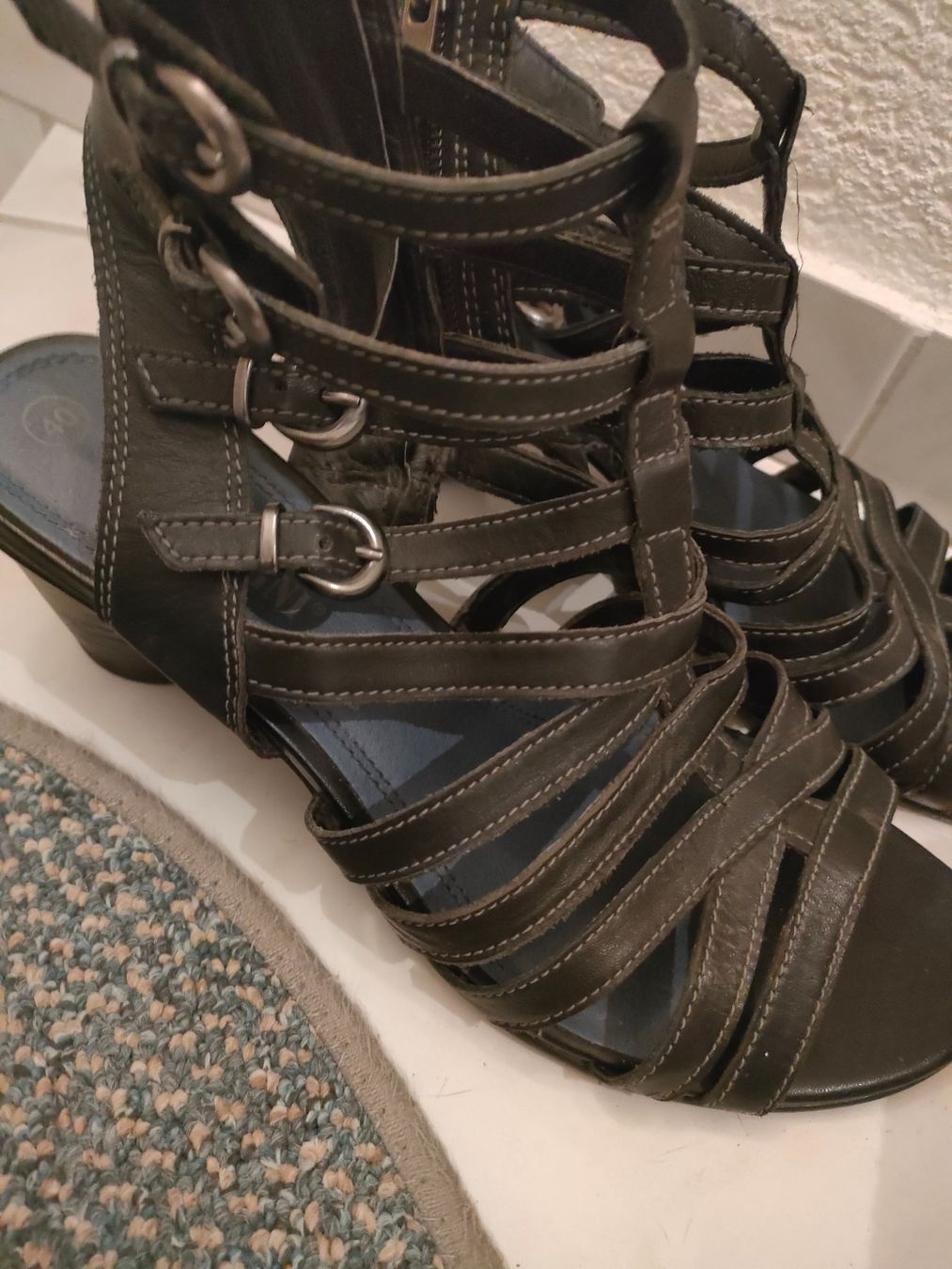 Scarpe da donna: Sandale Venturini – Usato da Brugg AG venduto da Mashaba 2