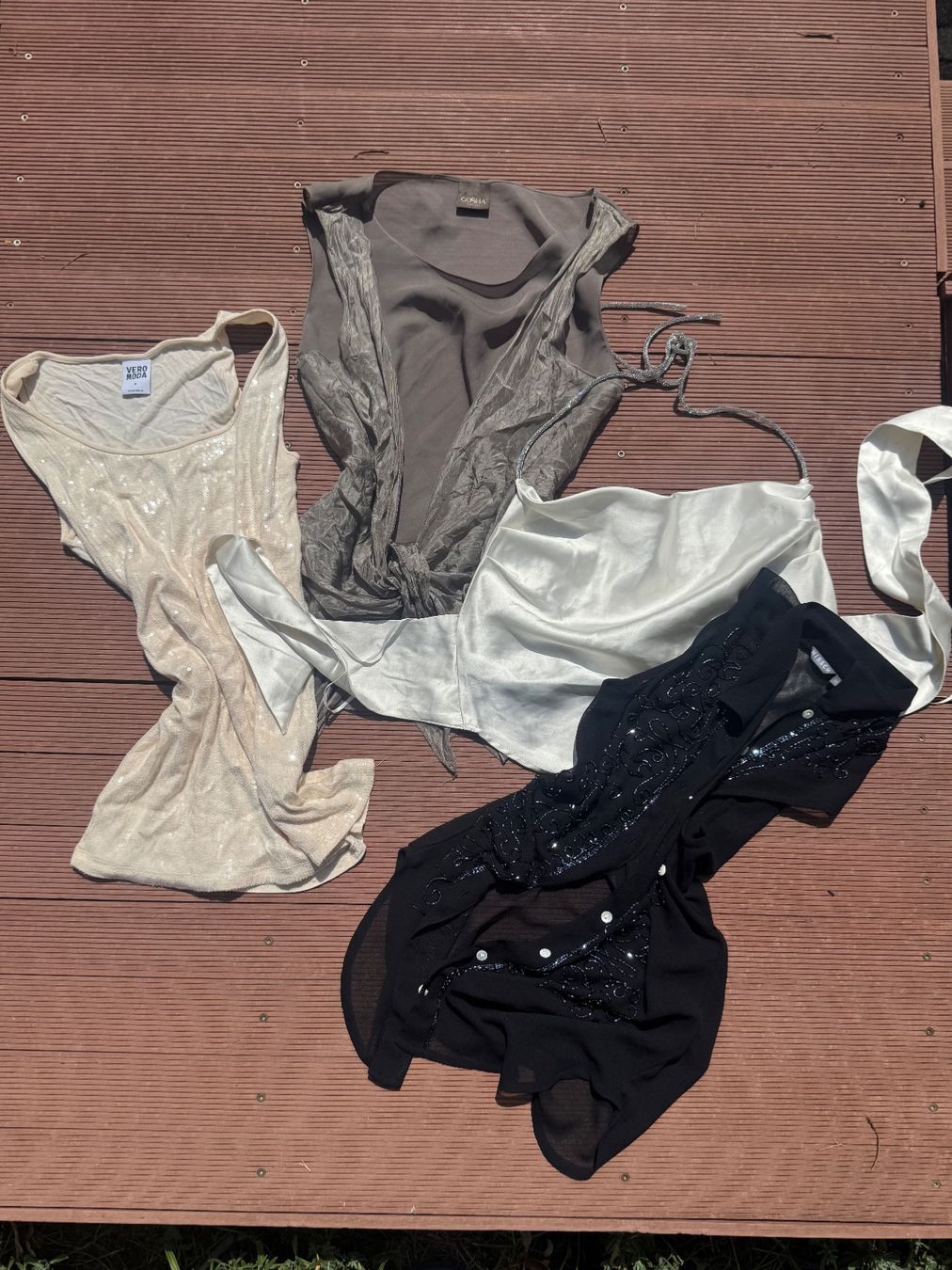 Lotti di vestiti: Partyset: Gosha , vero moda ect – Usato da Gachnang venduto da lie_m66g