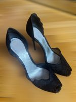 Escarpins Giorgio Armani en cuir et dentelle noire T 40.5