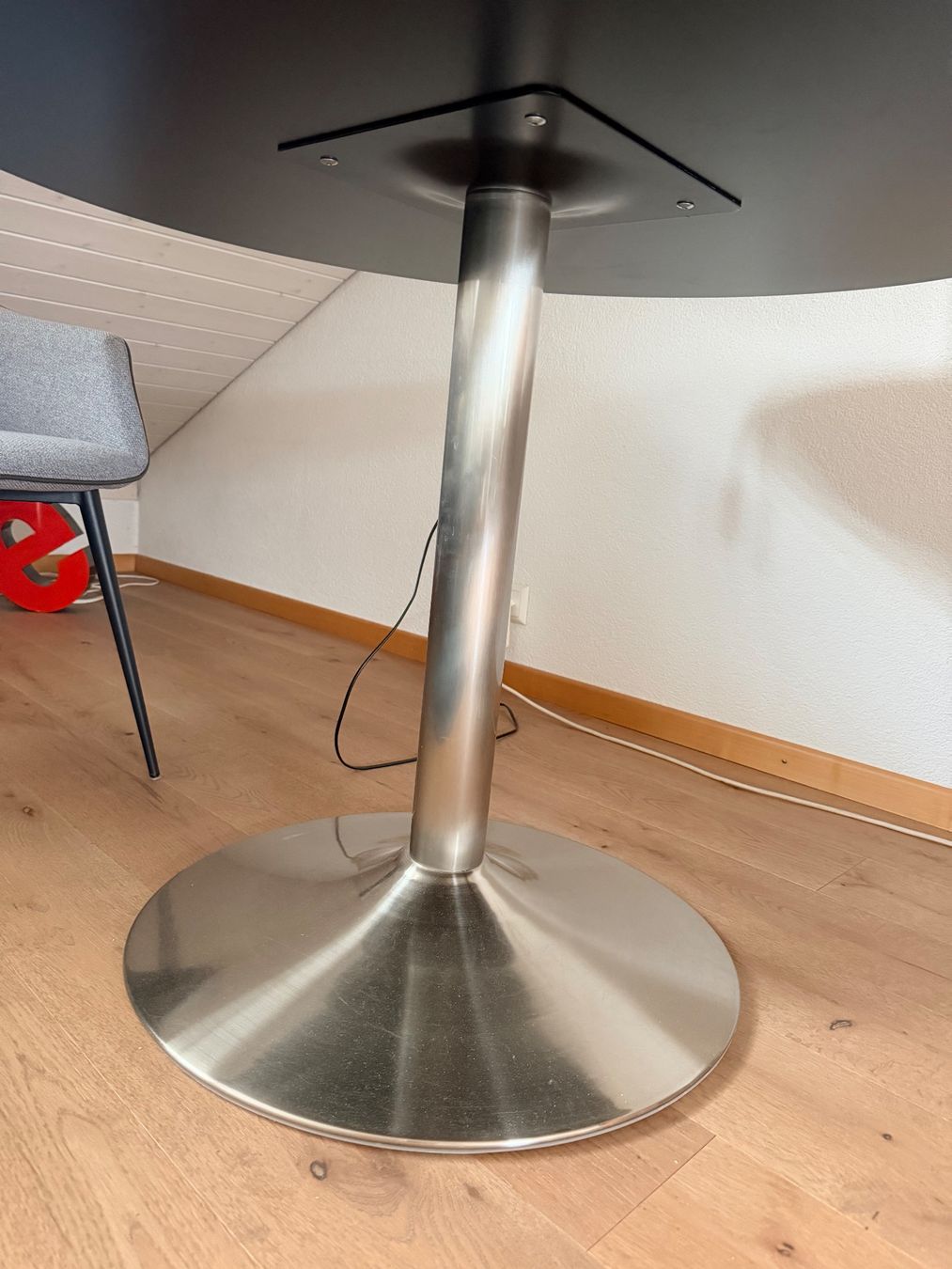 Tische: Runder Tisch – Gebraucht aus Aarwangen von fra_sh78 1