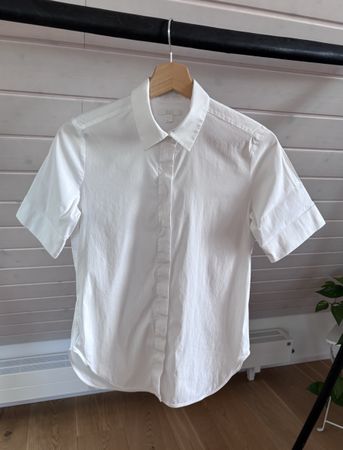 COS white short-sleeve shirt, size 32/xs