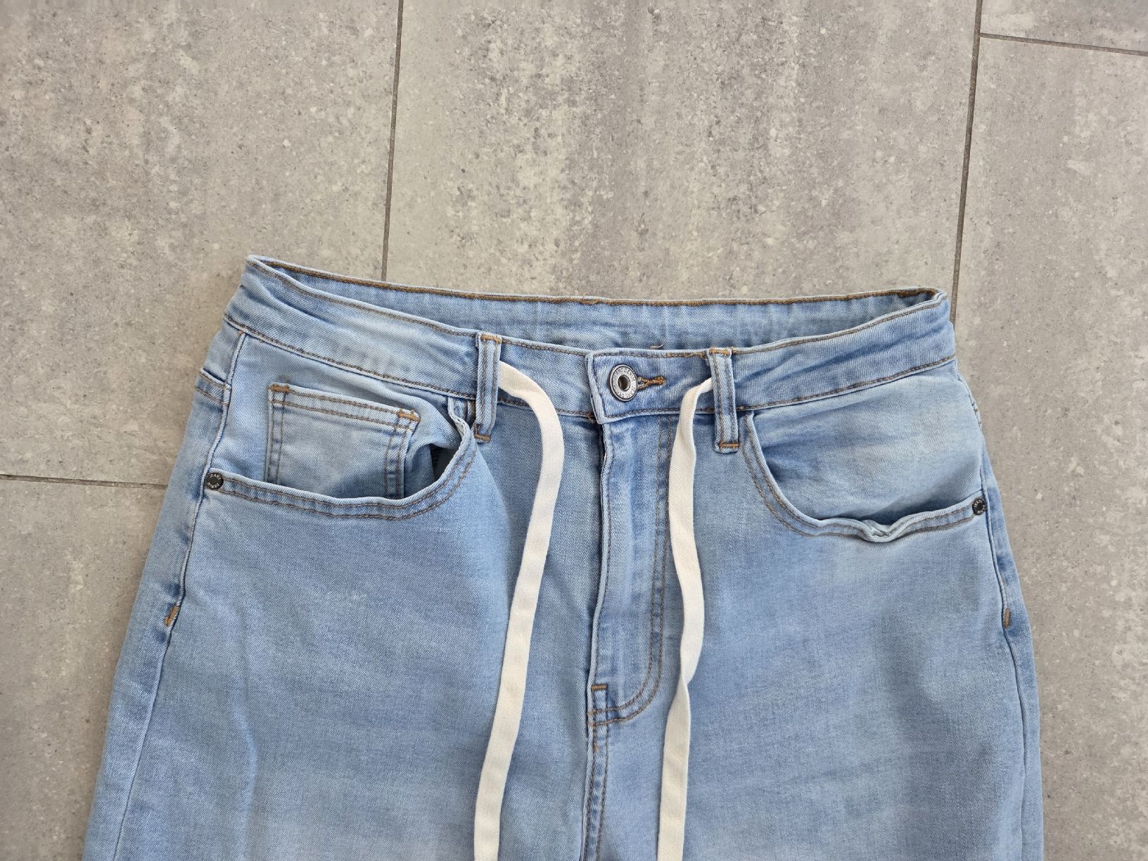 Jeans: schöne Jeans, Wideleg Jeans, Gr. S – Nuovo (secondo la descrizione) da Wiesendangen venduto da Sinhuk 1