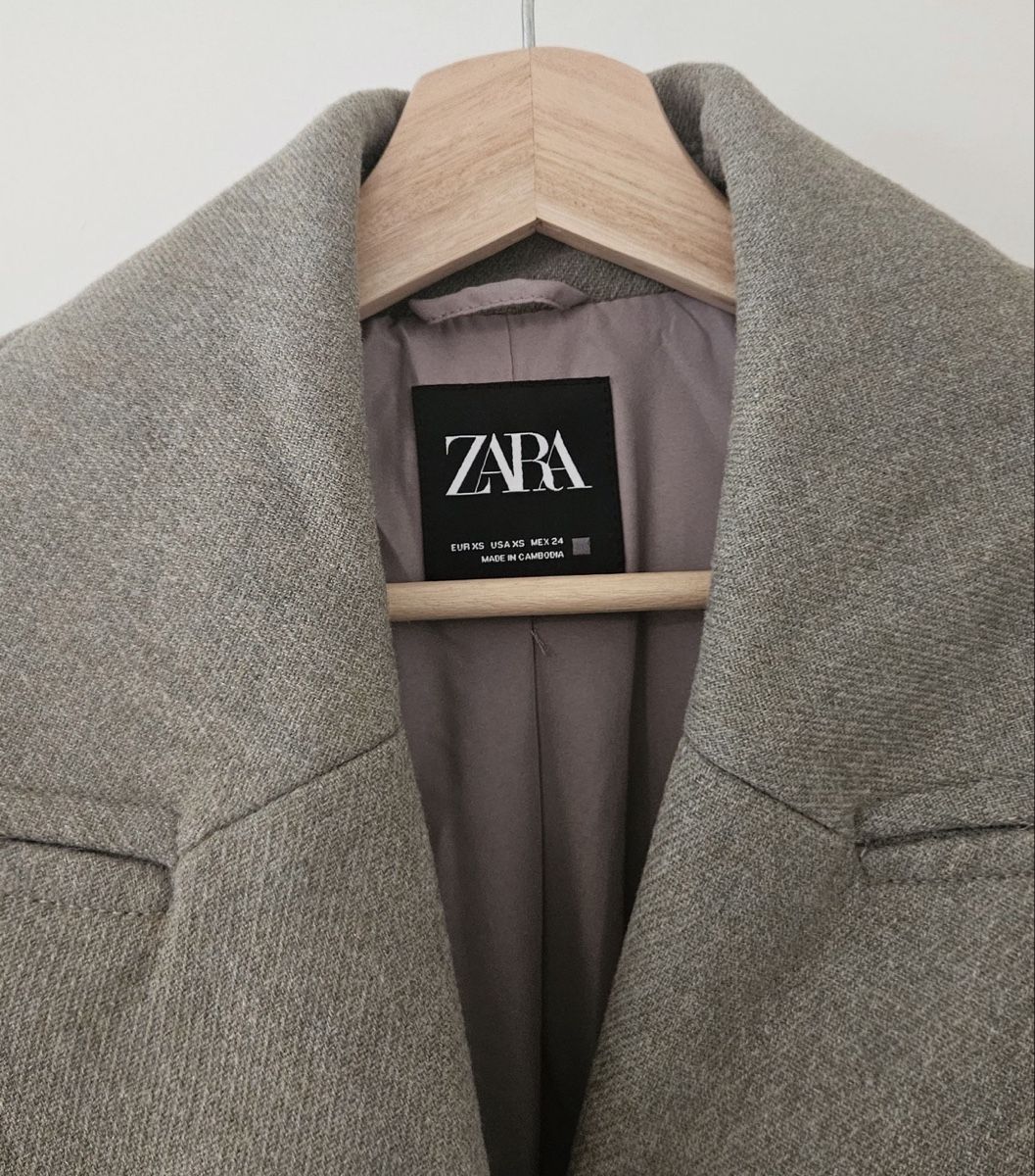 Zara Vestes: Zara Wool Blend Jacket Grey Like New Condition – D'occasion à Tuggen par Tantas 1