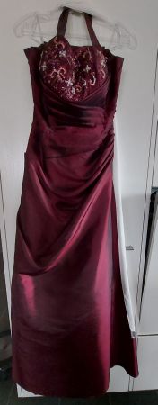 Elegantes Abendkleid Gr. XL mit Perlenstickerei