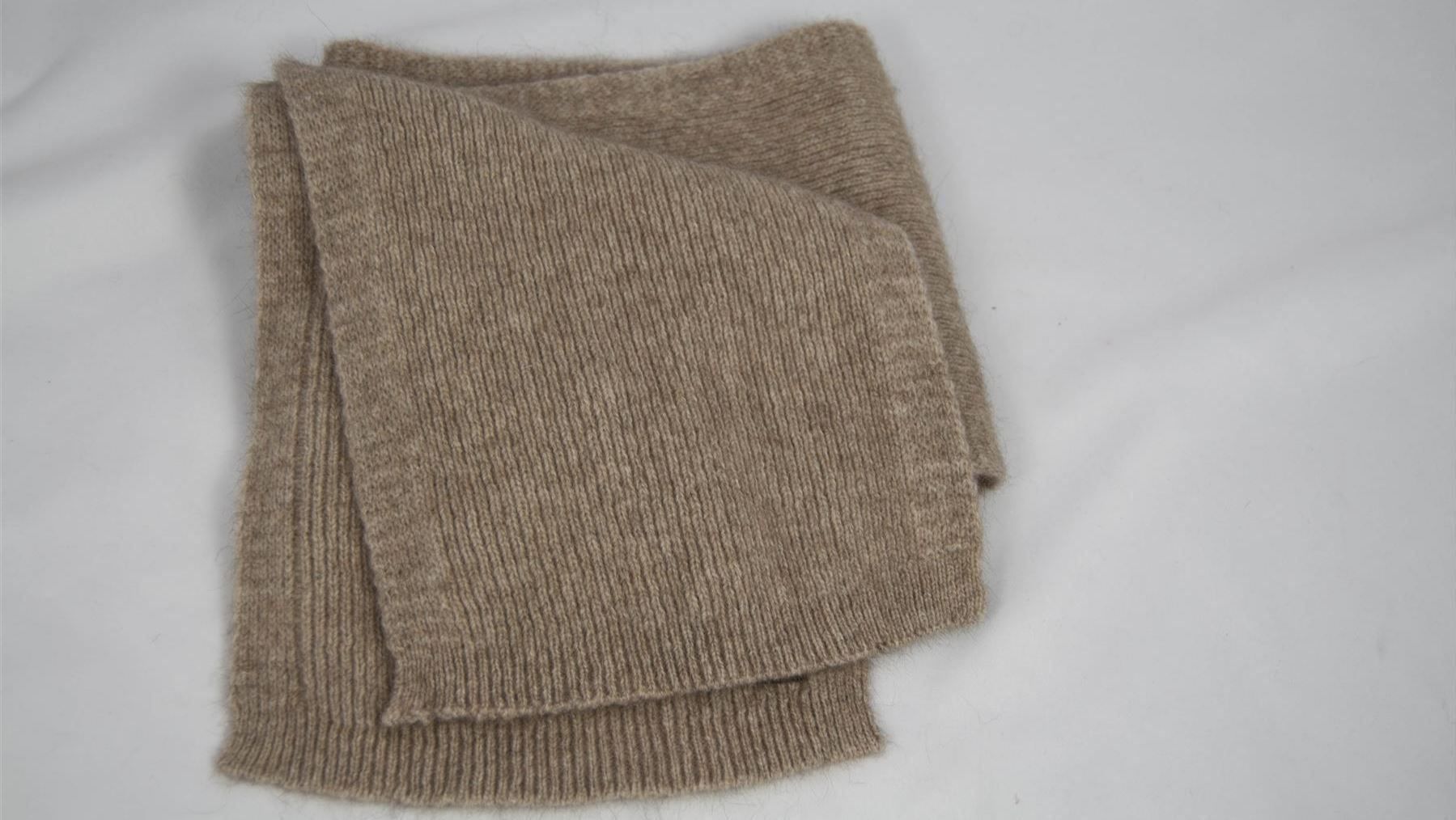 Foulard & Sciarpe: Possum Halstuch fein gerippt beige – Nuovo e nell'imballaggio originale da Zollikofen venduto da marys-choice