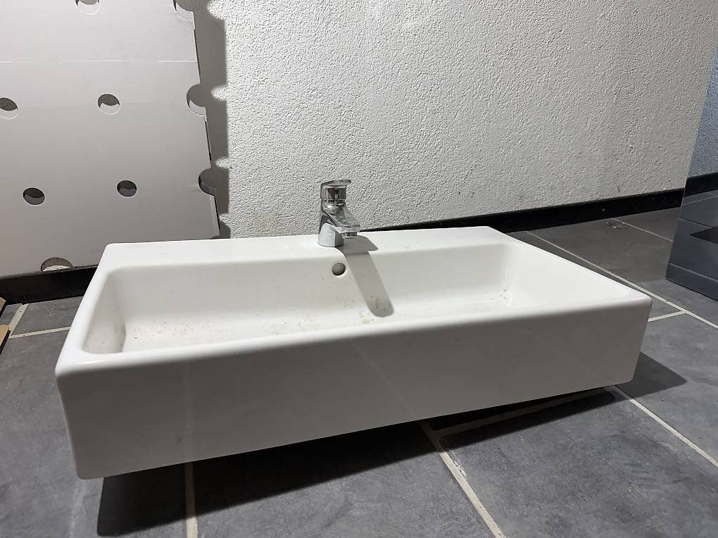 Lavabi & lavandini: Waschbecken inkl. Wasserhahn – Usato da Aarau venduto da Bifi4444