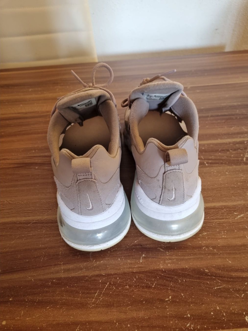 Nike Damenschuhe: Nike air max 270 react, 40.5 – Gebraucht aus Bernex von couscous03 3