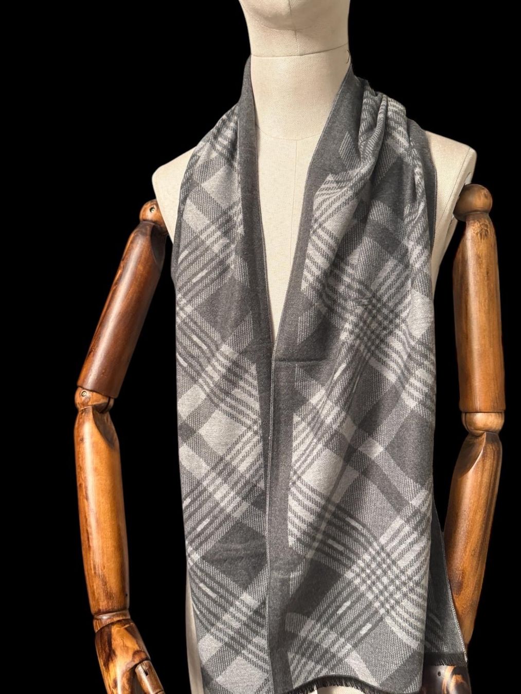 Foulards & écharpes: Schal Grau Streifen – D'occasion à Wolfhalden par frischi1973