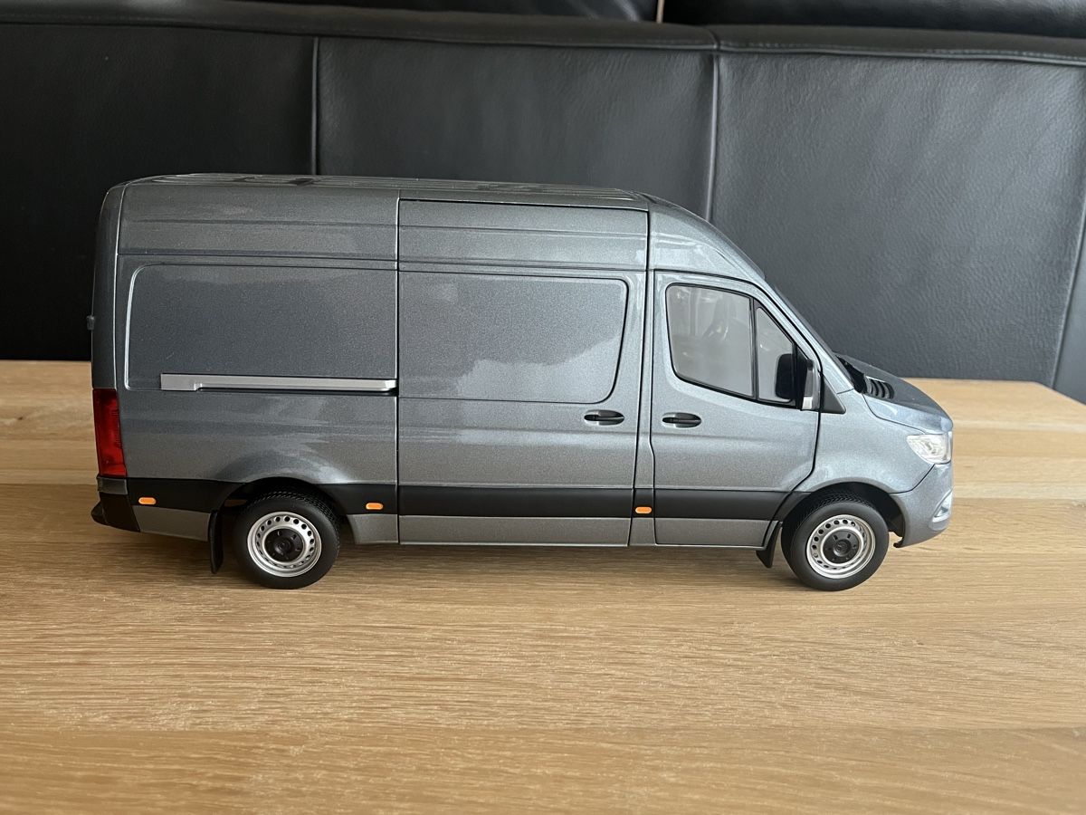Norev Modellini d'auto: Mercedes-Benz Sprinter 1/18 Norev – Nuovo e nell'imballaggio originale da Léchelles venduto da Mlinspiration 4