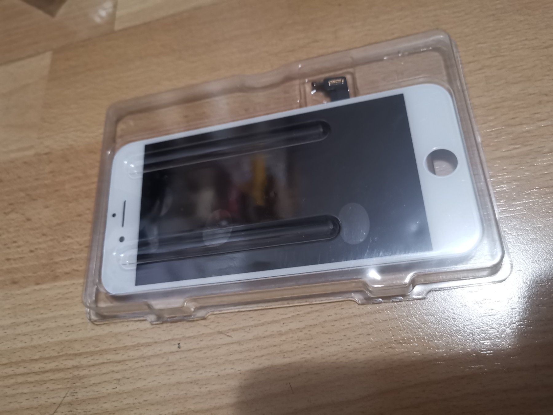 Apple Telefoni cellulari / Smartphones: Iphone 7 LCD Display neu – Nuovo (secondo la descrizione) da Nottwil venduto da Verkaufen001