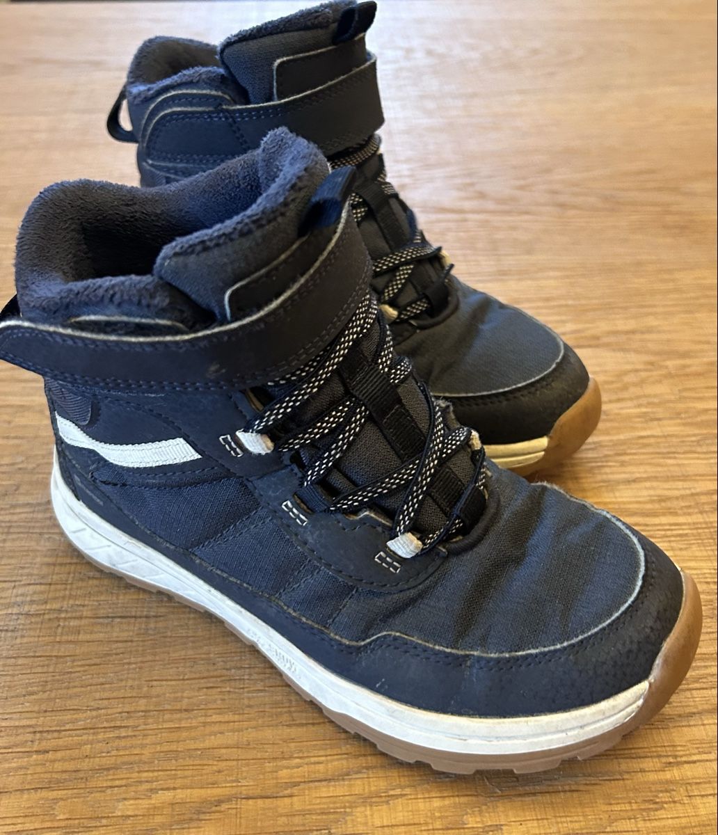 Decathlon Chaussures garçon: Quechua Winterstiefel Gr.33 SH100 Synth – D'occasion à Oberrieden par Mezz9
