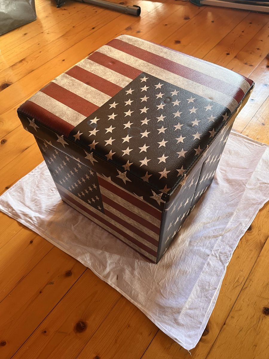 Poltrone: USA Box Kasten Sitz – Usato da Maienfeld venduto da DivicoHelveticus