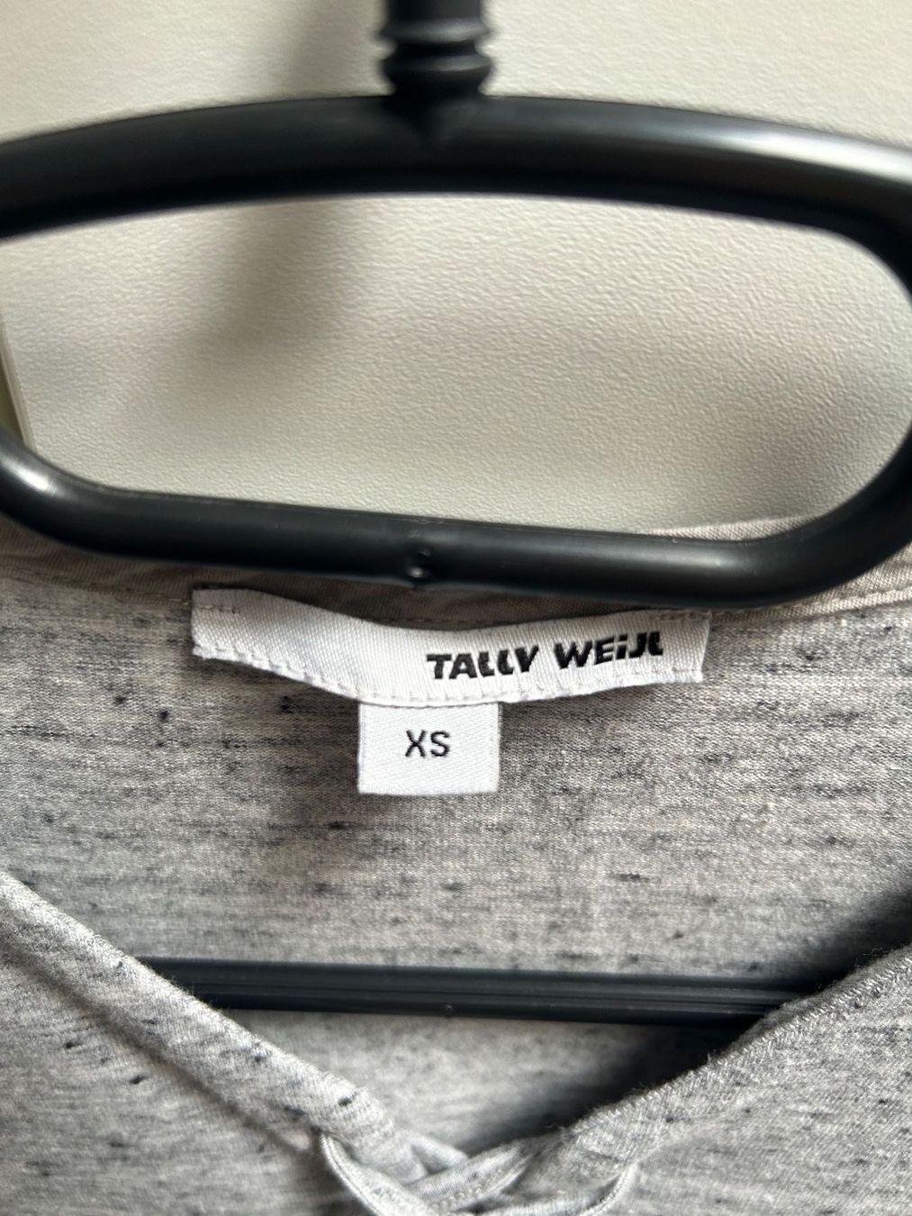 Tally Weijl Top: Langarm Shirt – Nuovo (secondo la descrizione) da Frauenfeld venduto da isa_9cy7 3