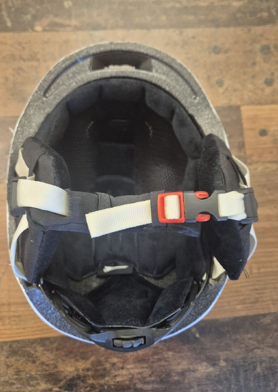 Caschi: Skihelm Weiss Grösse M neuwertig – Nuovo (secondo la descrizione) da Unteriberg venduto da Foxcross 3