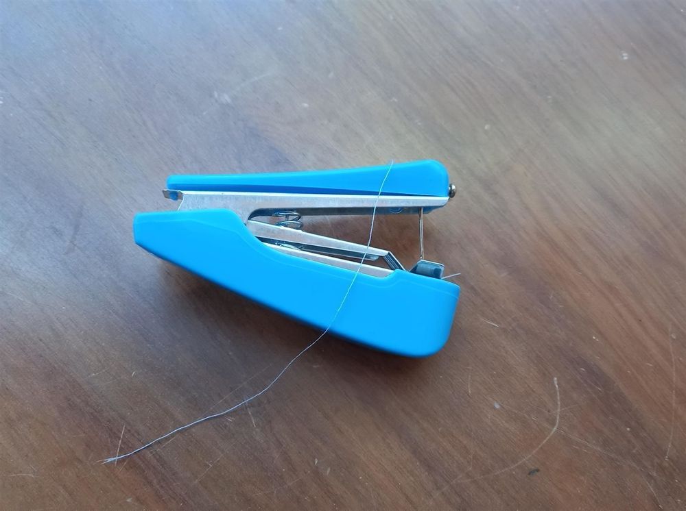 Mini Nähmaschine für unterweg Machine à coudre de voyage Kaufen auf