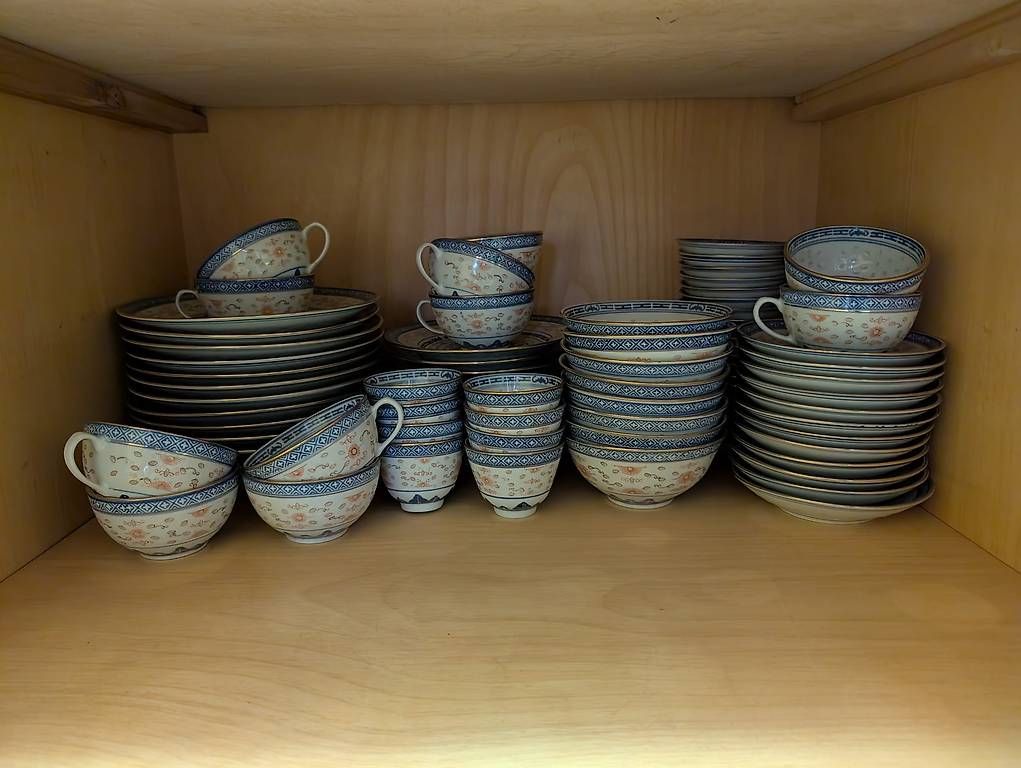 Set di piatti: Geschirr (chinesisch) – Usato da Brügg BE venduto da lari07