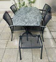 Von Hunn: schöner Granit-Gartentisch, 4 Stühle und 1 Hocker