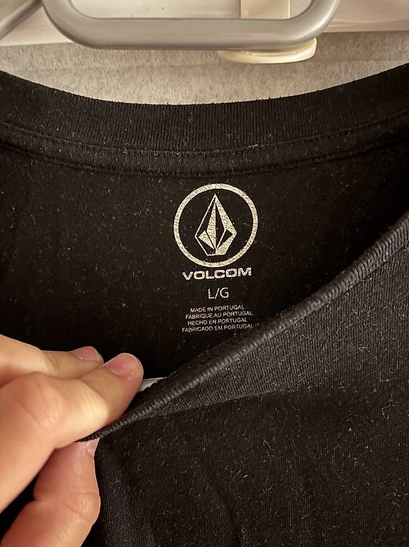 T-shirt: Volcanom Sport Shirt – Usato da Meilen venduto da rr0 1