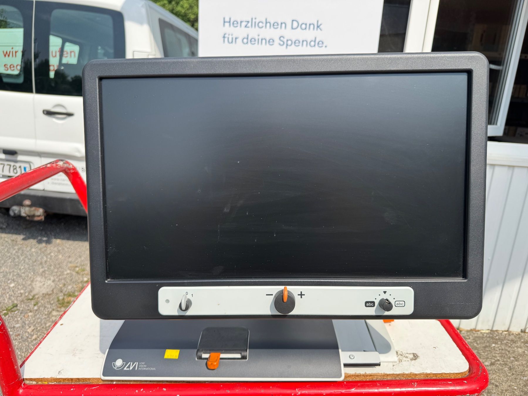 Sonstiges zu Optik: LVI MagniLink Vision Basic HD23 Bildschirmlesegerät NP>3.000 – Gebraucht aus Luzern von CaritasZentral 1