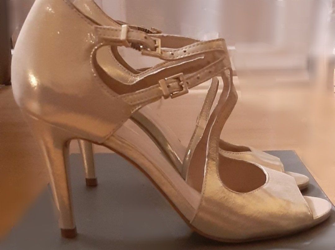 Scarpe da donna: LEDER Sandalen Gr.37 NEU Preis 200 Fr. – Nuovo e nell'imballaggio originale da Zürich venduto da Venecia25 1