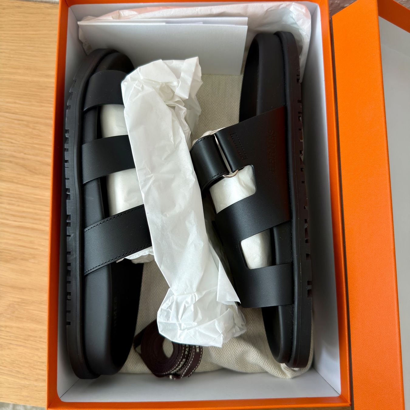Hermès Scarpe da donna: Authentiques Sandales HERMÈS Chypre 40.5 NEUVES – Nuovo e nell'imballaggio originale da Carouge GE venduto da loveluxury 8