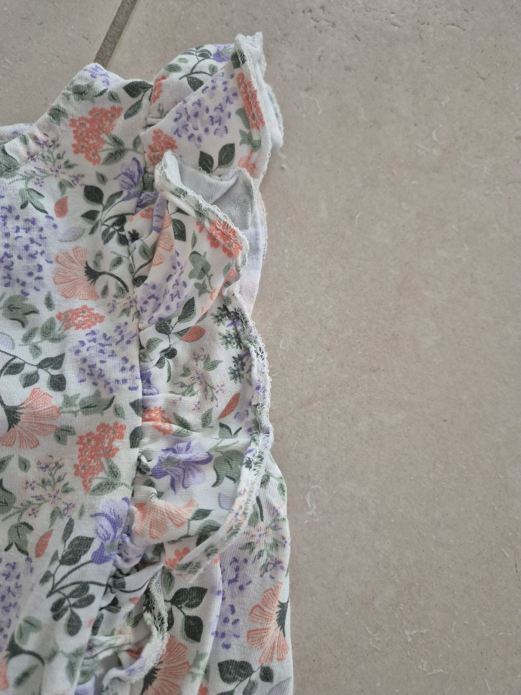Vertbaudet Robes et jupes: Süsses Kleid mit Blumenmuster, Grösse 97cm, vertbaudet – D'occasion à Adliswil par Stardust11 2