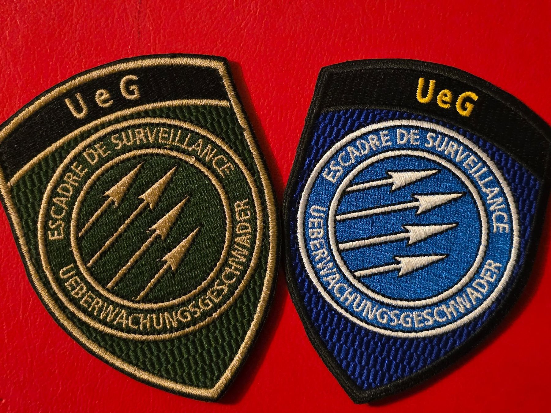 Schweizer Armee Placchette & Badge: Duo Badges luftwaffe tenue A et B mit Klett – Nuovo (secondo la descrizione) da Nyon venduto da freetoys08